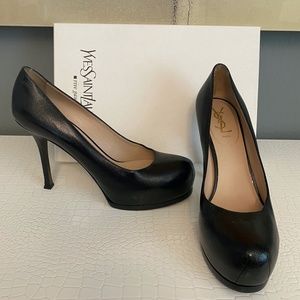 Yves Saint Laurent Black heel